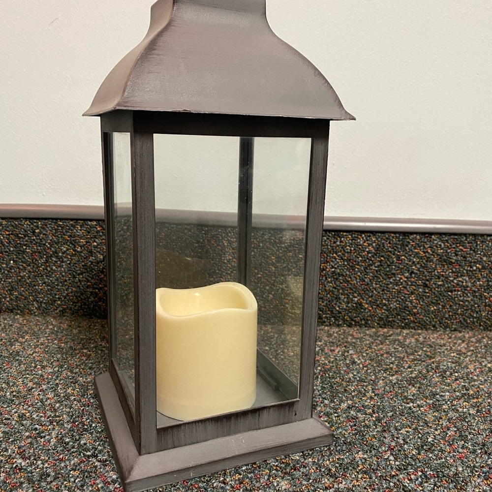Gray lantern